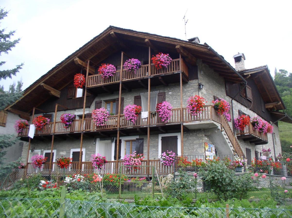 B&B Lo Van - Camere Al Verde Villaggio Di Rumiod Сен-Пьер Экстерьер фото